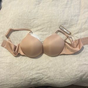 Skims ultimate pushup plunge